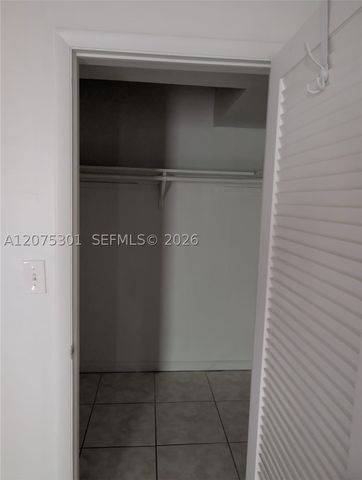 11855 NE 19th Dr 46, North Miami, FL 33181