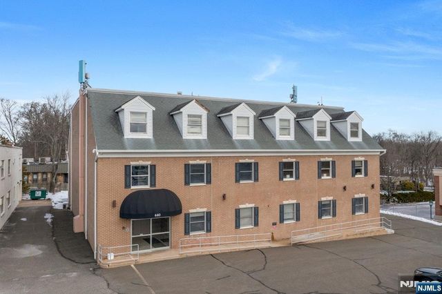 440 Old Hook Road, Emerson, NJ 07630