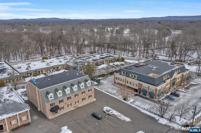 440 Old Hook Road, Emerson, NJ 07630