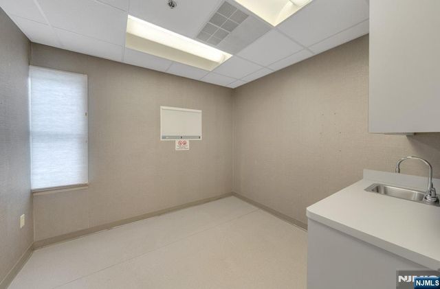 440 Old Hook Road, Emerson, NJ 07630