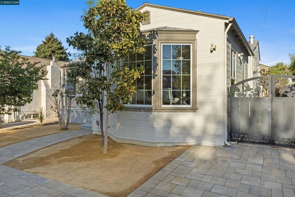 1029 Pomona Ave, Albany, CA 94706