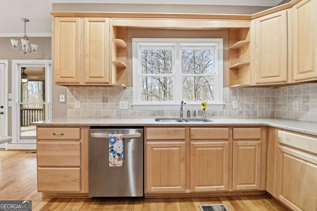 203 Peblebrooke Walk, Canton, GA 30115