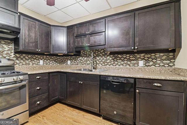 203 Peblebrooke Walk, Canton, GA 30115