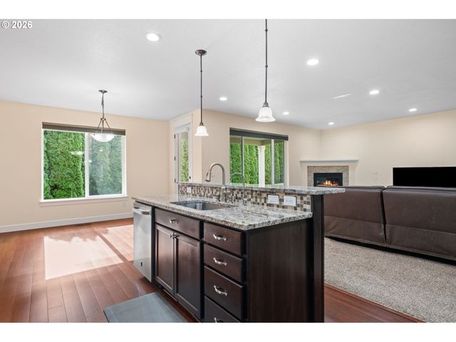 842 36TH Ave, Forest Grove, OR 97116