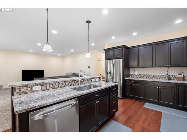 842 36TH Ave, Forest Grove, OR 97116