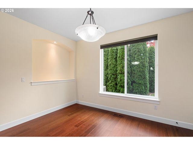 842 36TH Ave, Forest Grove, OR 97116
