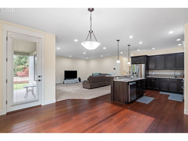 842 36TH Ave, Forest Grove, OR 97116