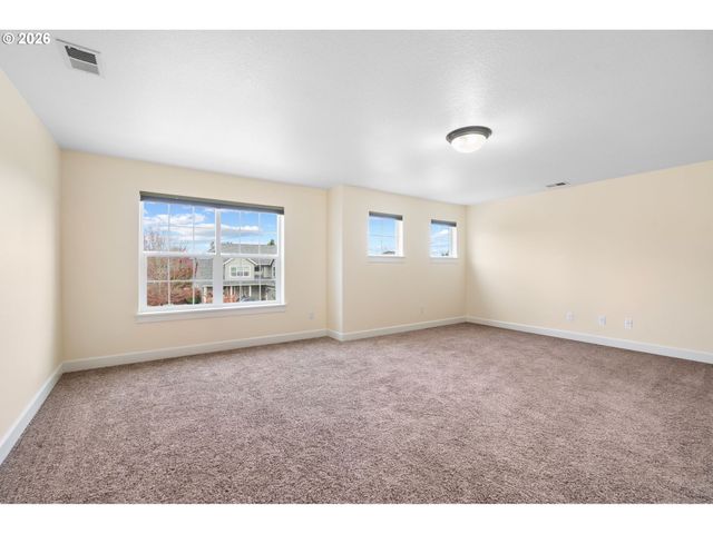 842 36TH Ave, Forest Grove, OR 97116