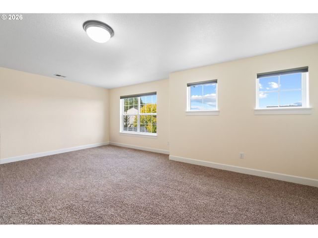 842 36TH Ave, Forest Grove, OR 97116