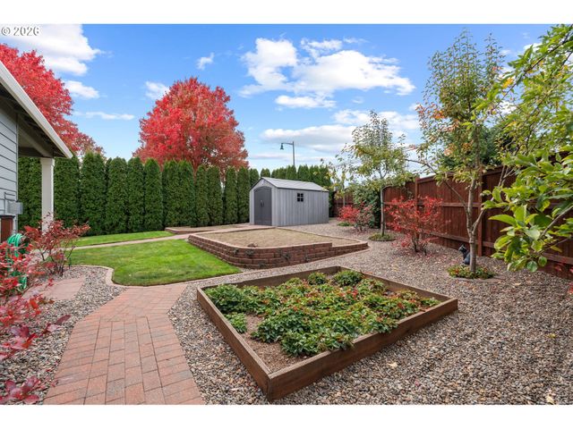 842 36TH Ave, Forest Grove, OR 97116