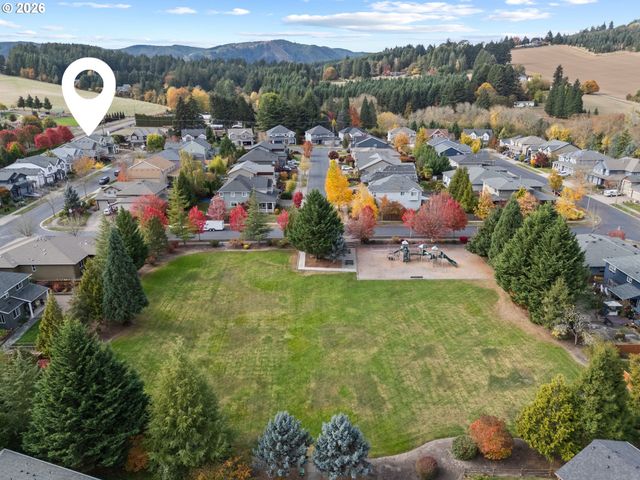 842 36TH Ave, Forest Grove, OR 97116