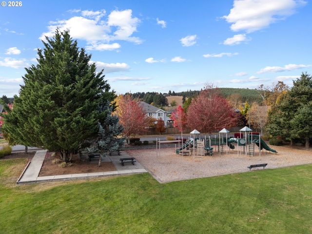 842 36TH Ave, Forest Grove, OR 97116