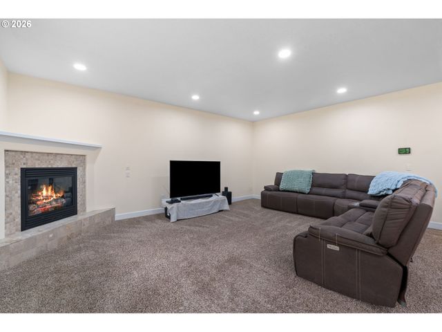 842 36TH Ave, Forest Grove, OR 97116