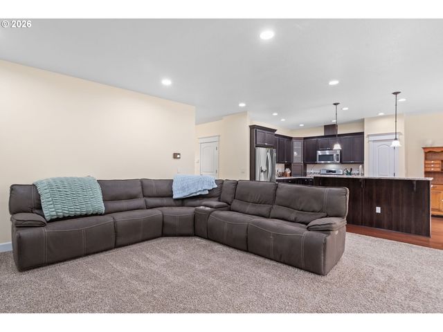 842 36TH Ave, Forest Grove, OR 97116