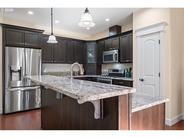 842 36TH Ave, Forest Grove, OR 97116