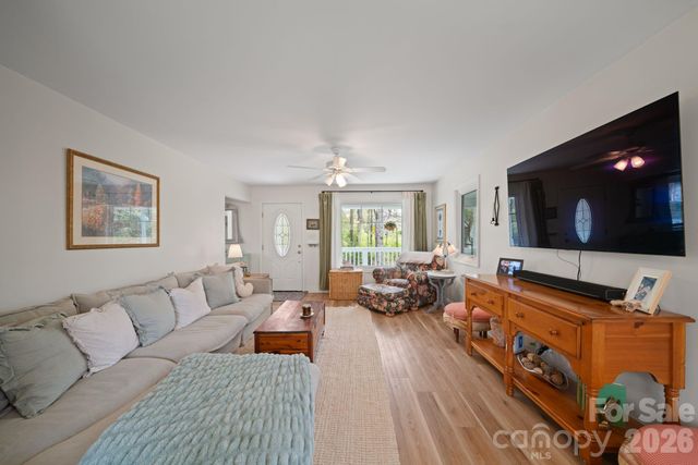 539 Caribou Road, Asheville, NC 28803