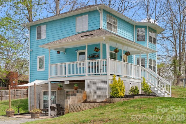 539 Caribou Road, Asheville, NC 28803