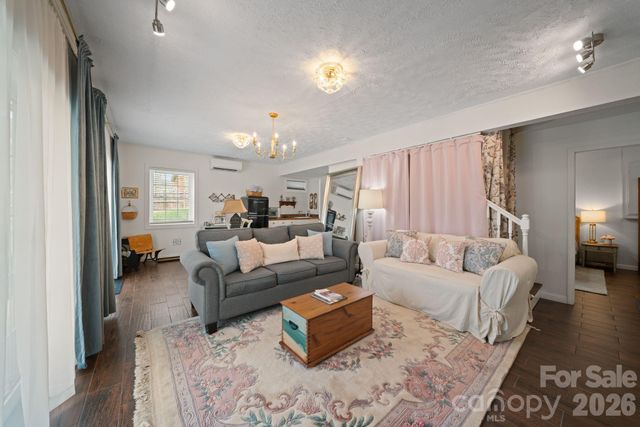 539 Caribou Road, Asheville, NC 28803