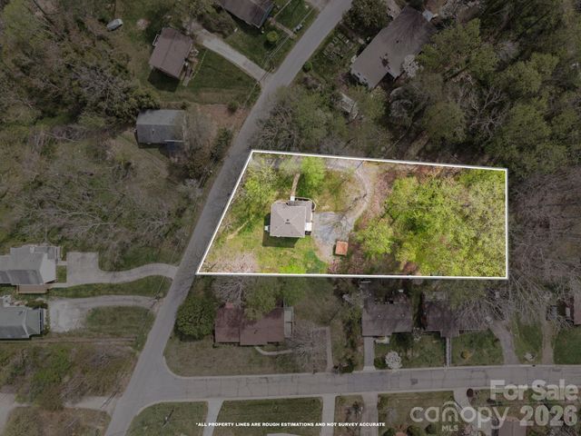 539 Caribou Road, Asheville, NC 28803