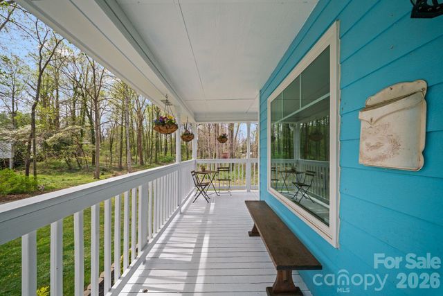 539 Caribou Road, Asheville, NC 28803