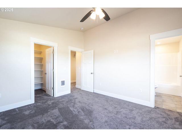 119 E JERSEY, Gladstone, OR 97027