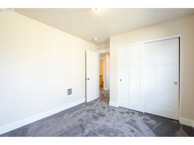 119 E JERSEY, Gladstone, OR 97027