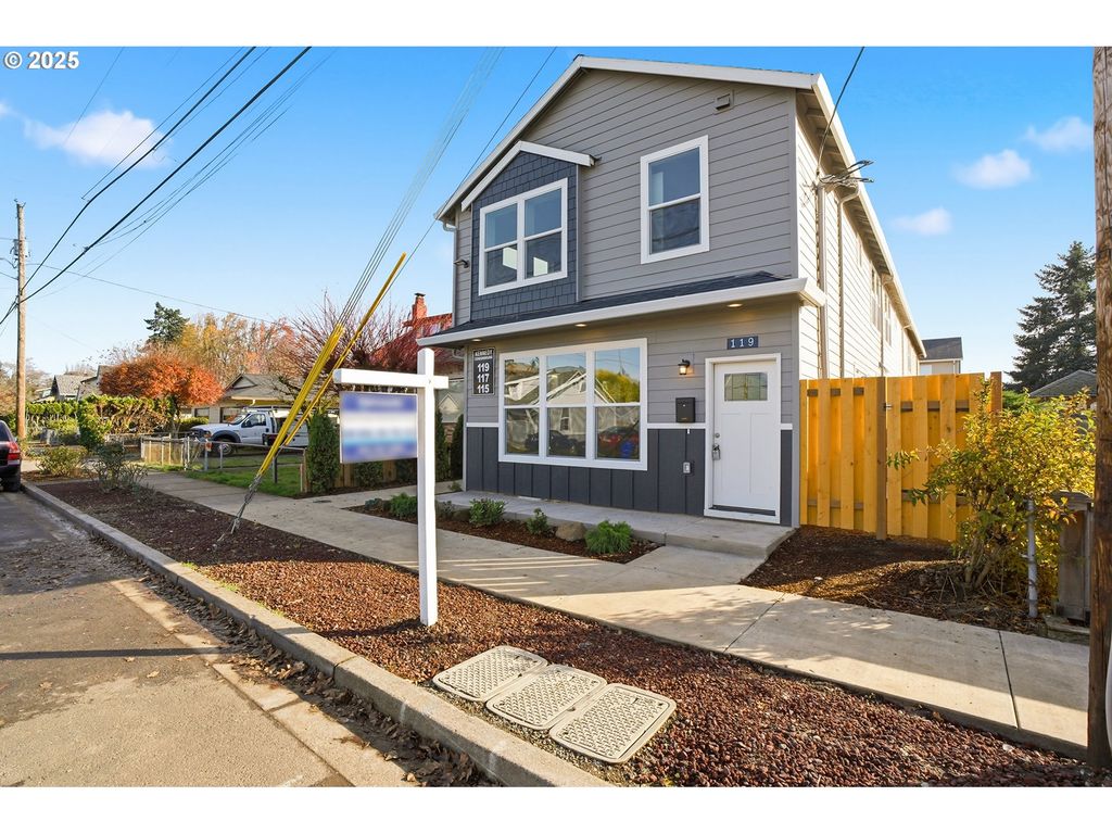 119 E JERSEY, Gladstone, OR 97027