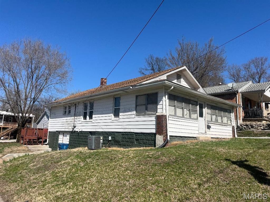 1000 Marie Avenue, Alton, IL 62002