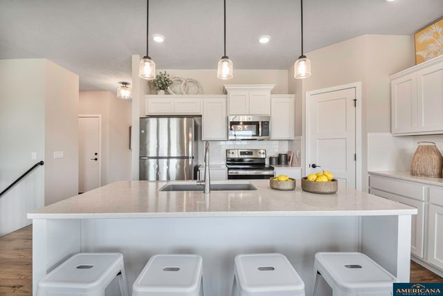 8010 N 113 Street, Omaha, NE 68142