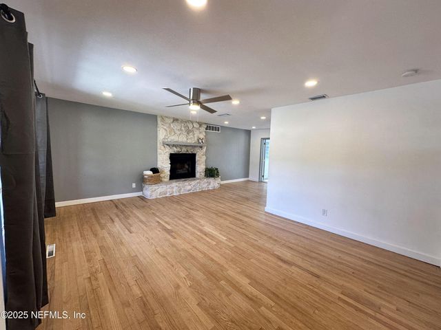 1118 BROOKMONT Avenue E, Jacksonville, FL 32211