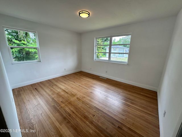 1118 BROOKMONT Avenue E, Jacksonville, FL 32211