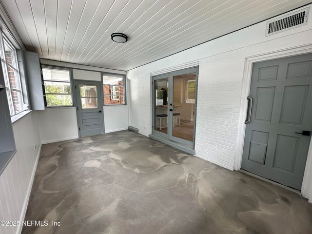 1118 BROOKMONT Avenue E, Jacksonville, FL 32211
