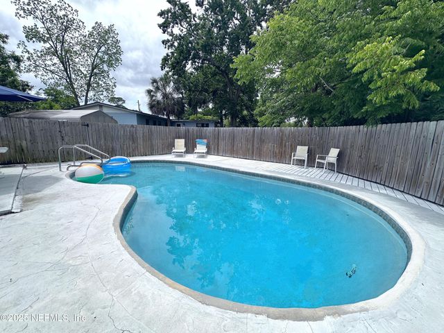 1118 BROOKMONT Avenue E, Jacksonville, FL 32211