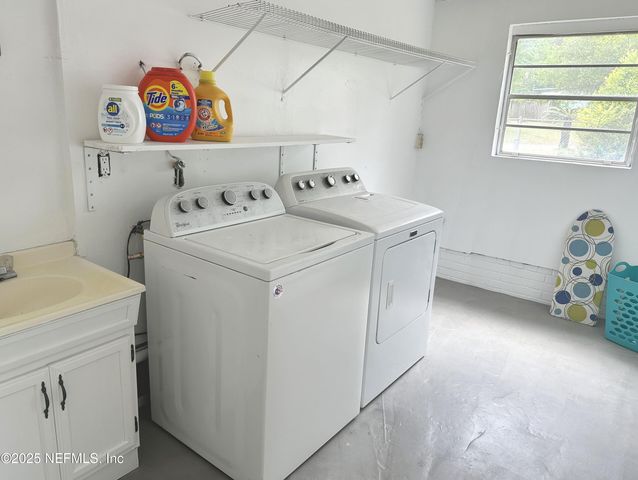 1118 BROOKMONT Avenue E, Jacksonville, FL 32211