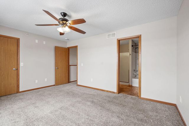 2880 Clover Ridge Drive, Chaska, MN 55318