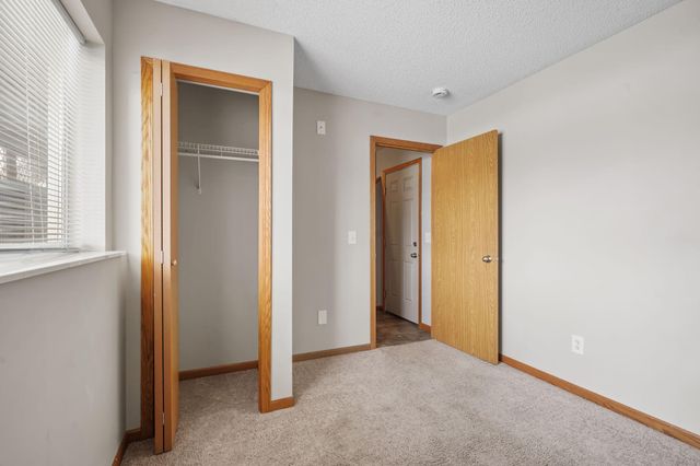 2880 Clover Ridge Drive, Chaska, MN 55318