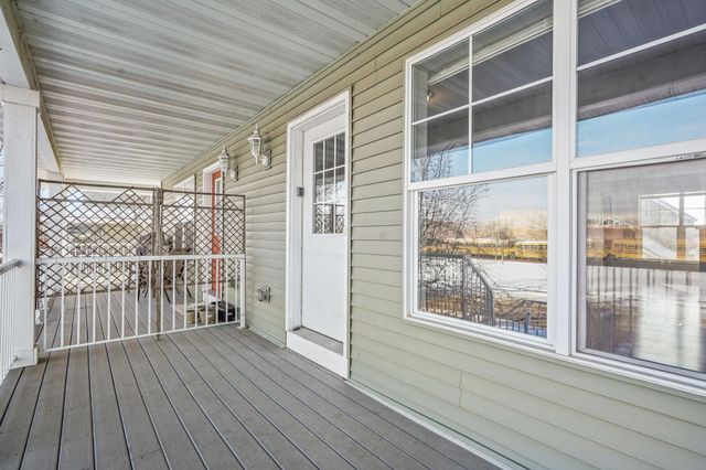 2880 Clover Ridge Drive, Chaska, MN 55318