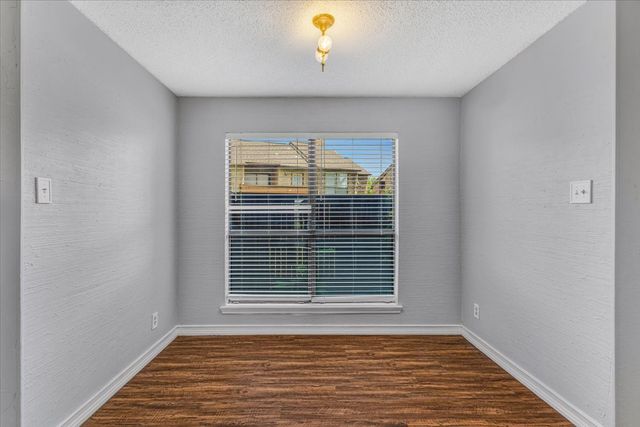 1908 Cloisters Drive 511, Arlington, TX 76011