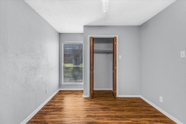 1908 Cloisters Drive 511, Arlington, TX 76011