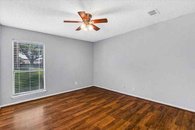 1908 Cloisters Drive 511, Arlington, TX 76011