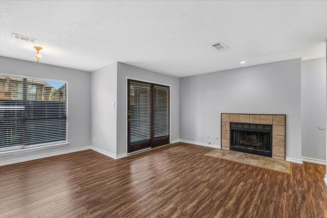 1908 Cloisters Drive 511, Arlington, TX 76011