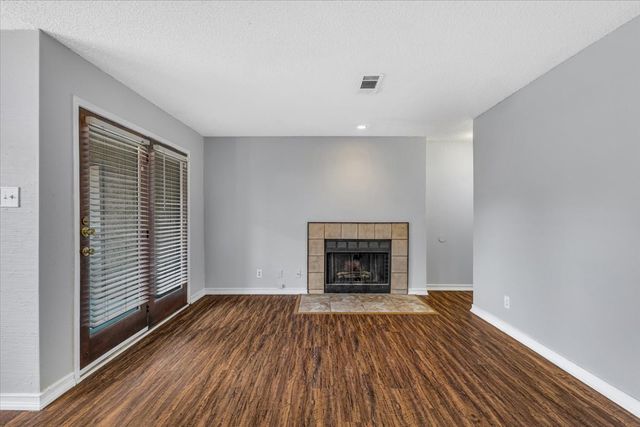 1908 Cloisters Drive 511, Arlington, TX 76011