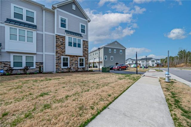 1003 Opal St 100, Suffolk, VA 23435
