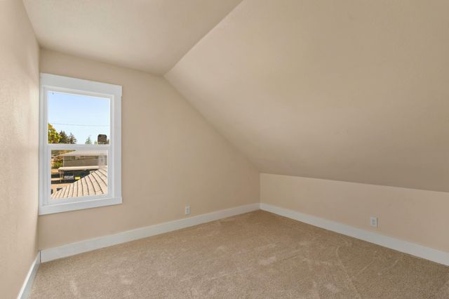 3918 N Maple St, Spokane, WA 99205
