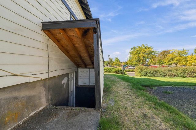 3918 N Maple St, Spokane, WA 99205