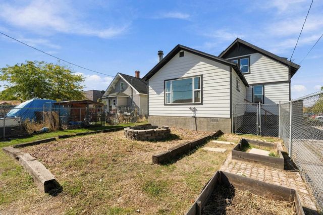 3918 N Maple St, Spokane, WA 99205