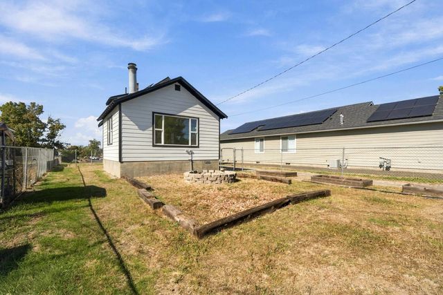 3918 N Maple St, Spokane, WA 99205