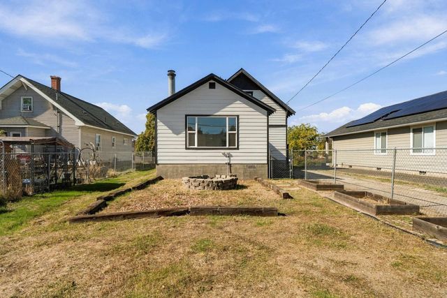 3918 N Maple St, Spokane, WA 99205