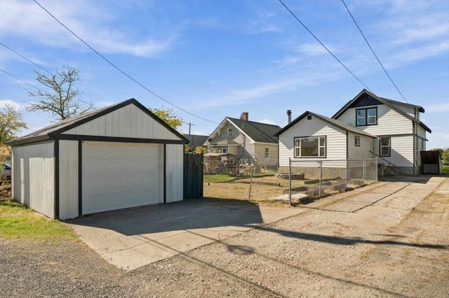 3918 N Maple St, Spokane, WA 99205