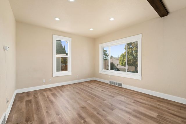 3918 N Maple St, Spokane, WA 99205